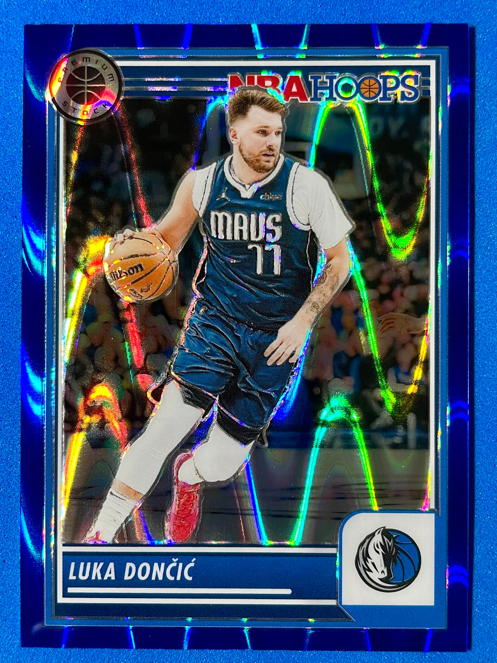 (NM) 2023-24 Panini Seismic Blue Prizm Luka Doncic #9 66/99