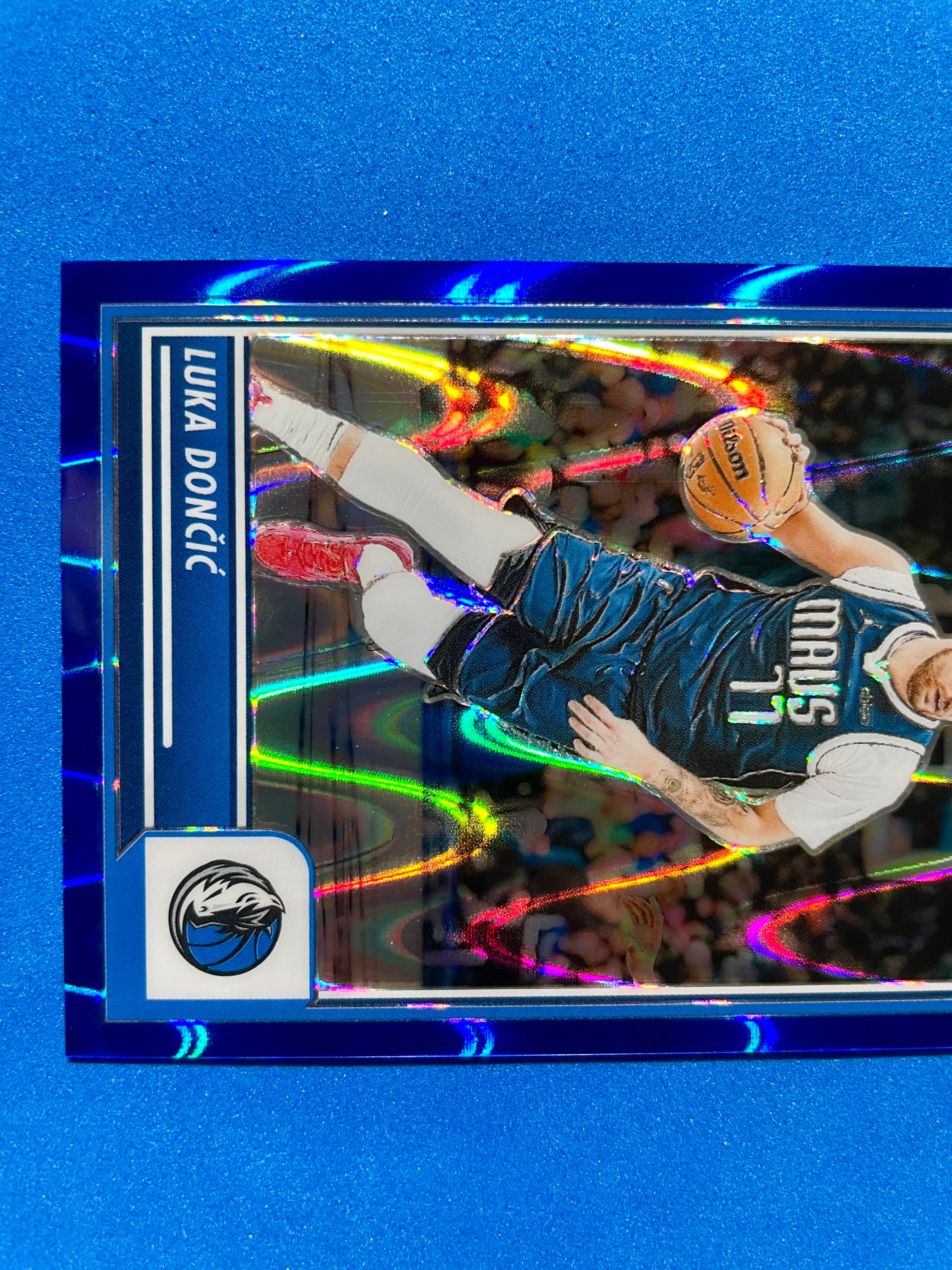 (NM) 2023-24 Panini Seismic Blue Prizm Luka Doncic #9 66/99